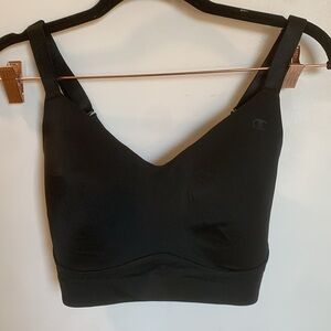 Champion Black  X-Large Sports Bra Crisscrossing Back and Bra like Closure.